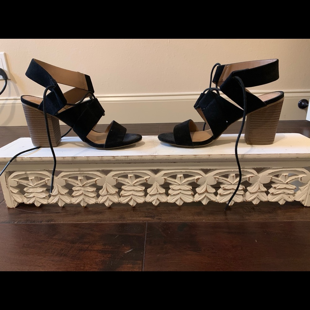 Size 7 Merona Lace Up Heels